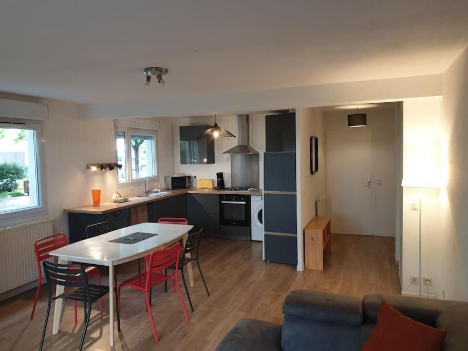 62 M2 Rez De Jardin, Terrasse , 6 Lits Et Parking Leilighet Annecy Eksteriør bilde