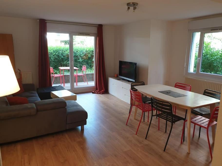 62 M2 Rez De Jardin, Terrasse , 6 Lits Et Parking Leilighet Annecy Eksteriør bilde